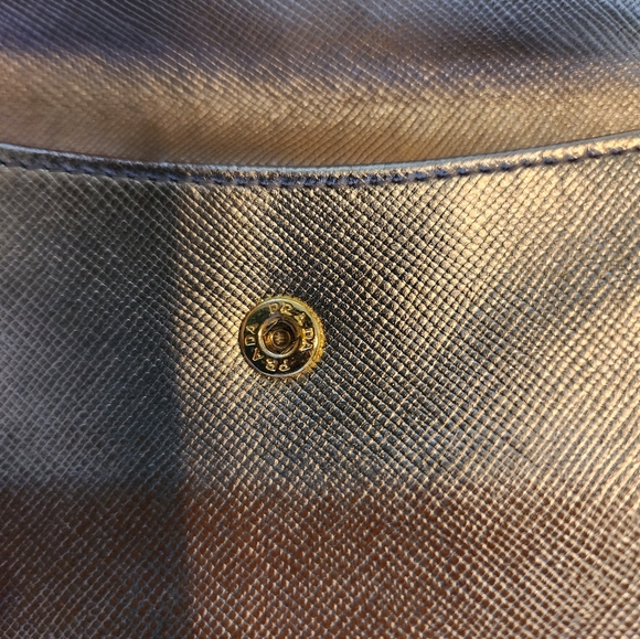 Used‎ Prada gold wallet with COA - Picture 7 of 16